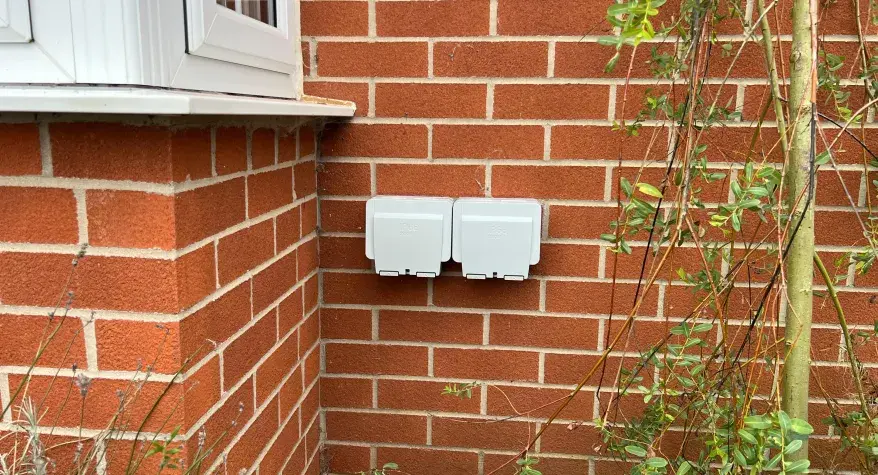 Outdoor Socket Electrician in Banbury